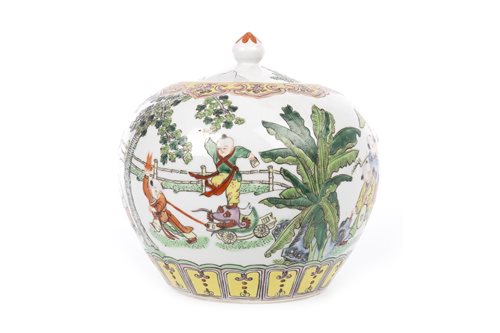 Lot 960 - A CHINESE FAMILLE VERTE GINGER JAR AND A VASE