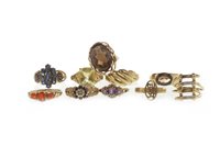 Lot 218 - A GROUP OF EIGHT GOLD GEM SET RINGS ALONG WITH TWO OTHERS
