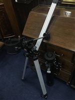 Lot 134 - A MODERN OPTUS TELESCOPE ON TRIPOD STAND WITH ACCESSORIES