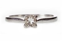 Lot 287 - A DIAMOND SOLITAIRE RING