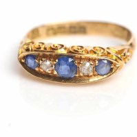 Lot 1652 - VICTORIAN SAPPHIRE AND DIAMOND RING set with...