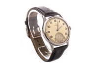 Lot 750 - A GENTLEMAN'S OMEGA MILITARY ISSUE WATCH