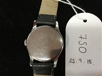 Lot 750 - A GENTLEMAN'S OMEGA MILITARY ISSUE WATCH