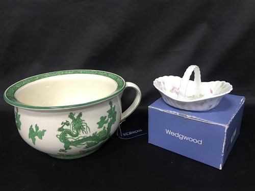 Lot 192 - WEDGWOOD 'DRAGON' CHAMBER POT WITH A WEDGWOOD CANTERBURY BASKET