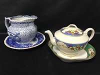 Lot 190 - A COLLECTION OF BLUE AND WHITE CERAMICS WITH OTHER ASSORTED CERAMICS