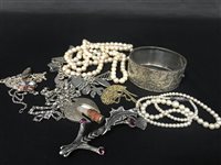 Lot 311 - AN IONA SILVER BRACELET, TWO CULTURED PEARL NECKLACES AND OTHER JEWELLERY