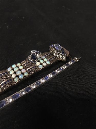 Lot 3 - A BRACELET AND OTHER JEWELLERY