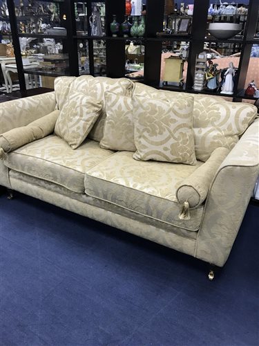 Lot 273 - A MODERN SETTEE