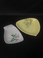 Lot 86 - SUSIE COOPER ART DECO STYLE SUGAR BOWL WITH OTHER CERAMICS