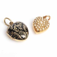 Lot 1773 - VICTORIAN MOURNING LOCKET of heart shaped form,...