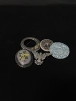 Lot 39 - A GROUP OF COSTUME JEWELLERY