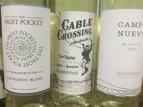 Lot 28 - A SELECTION OF SAUVIGNON BLANC, NAVARRA AND OTHER WHITE WINE - TWELVE BOTTLES