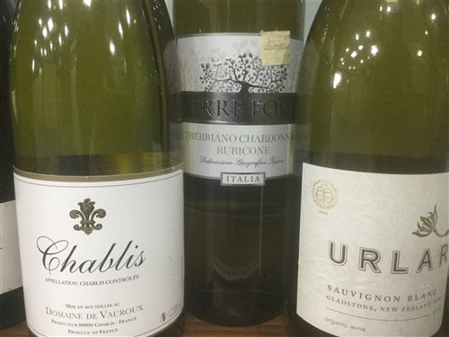 Lot 32 - A SELECTION OF CHABLIS AND OTHER WHITE WINE - TWELVE BOTTLES