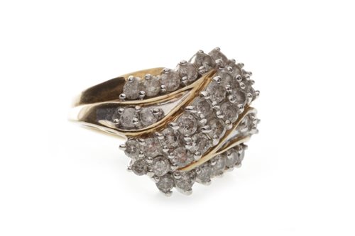 Lot 152 - A LARGE DIAMOND CLUSTER RING