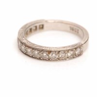 Lot 1817 - EARLY TWENTIETH CENTURY DIAMOND HALF ETERNITY...