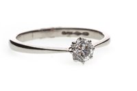 Lot 225 - A DIAMOND SOLITAIRE RING