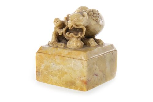 Lot 1060 - A CHINESE SOAPSTONE SEAL