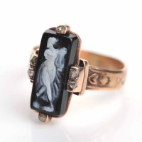 Lot 1847 - VICTORIAN CAMEO SET RING the cameo depicting a...