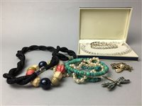 Lot 49 - A GEM SET NECKLACE, EARRINGS AND RING SET