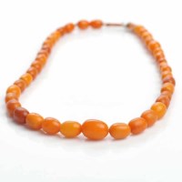 Lot 1866 - BUTTERSCOTCH AMBER BEAD NECKLACE with...