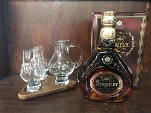 Lot 31 - JOHNNIE WALKER SWING SUPERIOR WITH GLASS & JUG SET