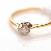 Lot 1871 - DIAMOND SOLITAIRE RING the brilliant cut...