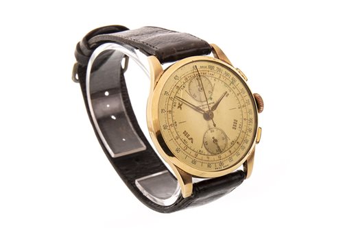 Lot 799 - A GENTLEMAN'S GOLD CHRONOGRAPH SUISSE MANUAL WIND WRIST WATCH