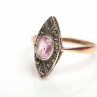 Lot 1933 - ART DECO FOURTEEN CARAT GOLD DRESS RING the...