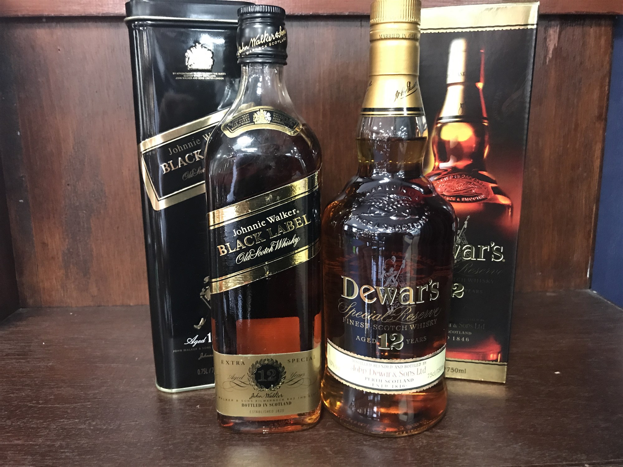 Lot 39 - JOHNNIE WALKER BLACK LABEL AGED 12 YEARS &