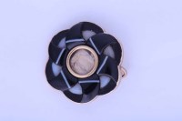 Lot 1956 - VICTORIAN AGATE SET MOURNING BROOCH of floral...