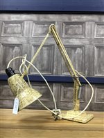 Lot 174 - AN EARLY 20TH CENTURY ANGLE POISE LAMP