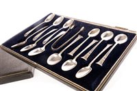 Lot 758 - A SET OF SILVER TEASPOONS AND TONGS