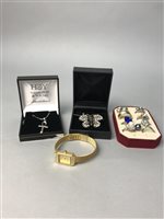 Lot 36 - A COLLECTION OF VARIOUS SILVER AND COSTUME JEWELLERY