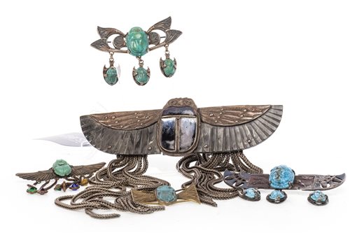 Lot 1803 - A SCARAB HAIR CLASP AND FOUR BAR BROOCHES