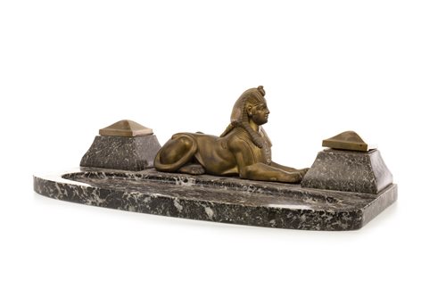 Lot 1825 - A LARGE MARBLE INKSTAND