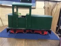 Lot 327 - A BATTERY OPERATED MODEL TRAIN