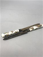 Lot 404 - A LOT OF TWO EARLY 19TH CENTURY SILVER KNIVES