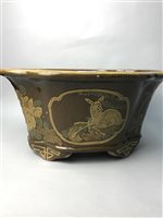 Lot 293 - A LARGE CERAMIC PLANTER