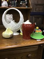 Lot 482 - A BESWICK CENTRE PIECE AND OTHER CERAMICS