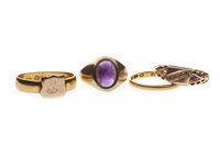 Lot 275 - A GROUP OF FOUR GOLD RINGS