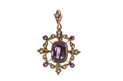 Lot 274 - AN AMETHYST AND SEED PEARL BROOCH PENDANT