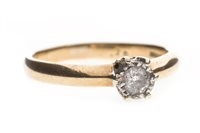Lot 282 - DIAMOND SOLITAIRE RING