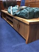 Lot 545 - AN OAK MODERN TELEVISION STAND