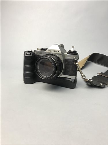 Lot 76 - A PENTAX MG CAMERA AND OTHER CAMERA EQUIPMENT