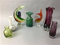 Lot 128 - A MDINA GLASS VASE AND OTHER GLASSWARE