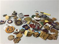 Lot 147 - A LOT OF VINTAGE PINS