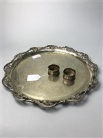 Lot 229 - A SILVER PLATED PRESENTATION PLATE AND TWO SILVER NAPKIN RINGS