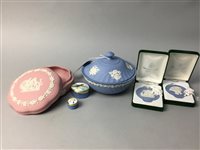 Lot 306 - A LOT OF WEDGWOOD JASPERWARE AND FOUR PILL BOXES