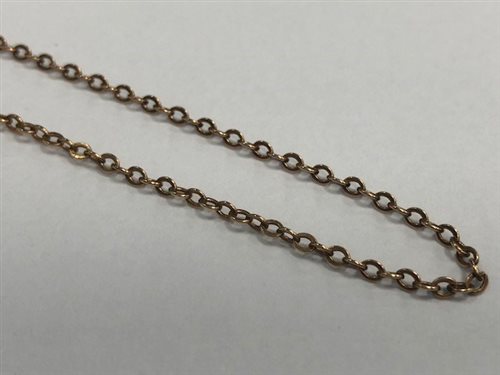 Lot 513 - A GOLD CHAIN