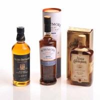 Lot 1249 - BOWMORE LEGEND Islay Single Malt Scotch Whisky....